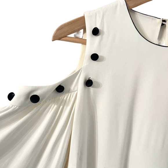 ALEXIS Erica Velvet Button Trim Cold Shoulder Blouse in Cream Size M - Picture 8 of 12